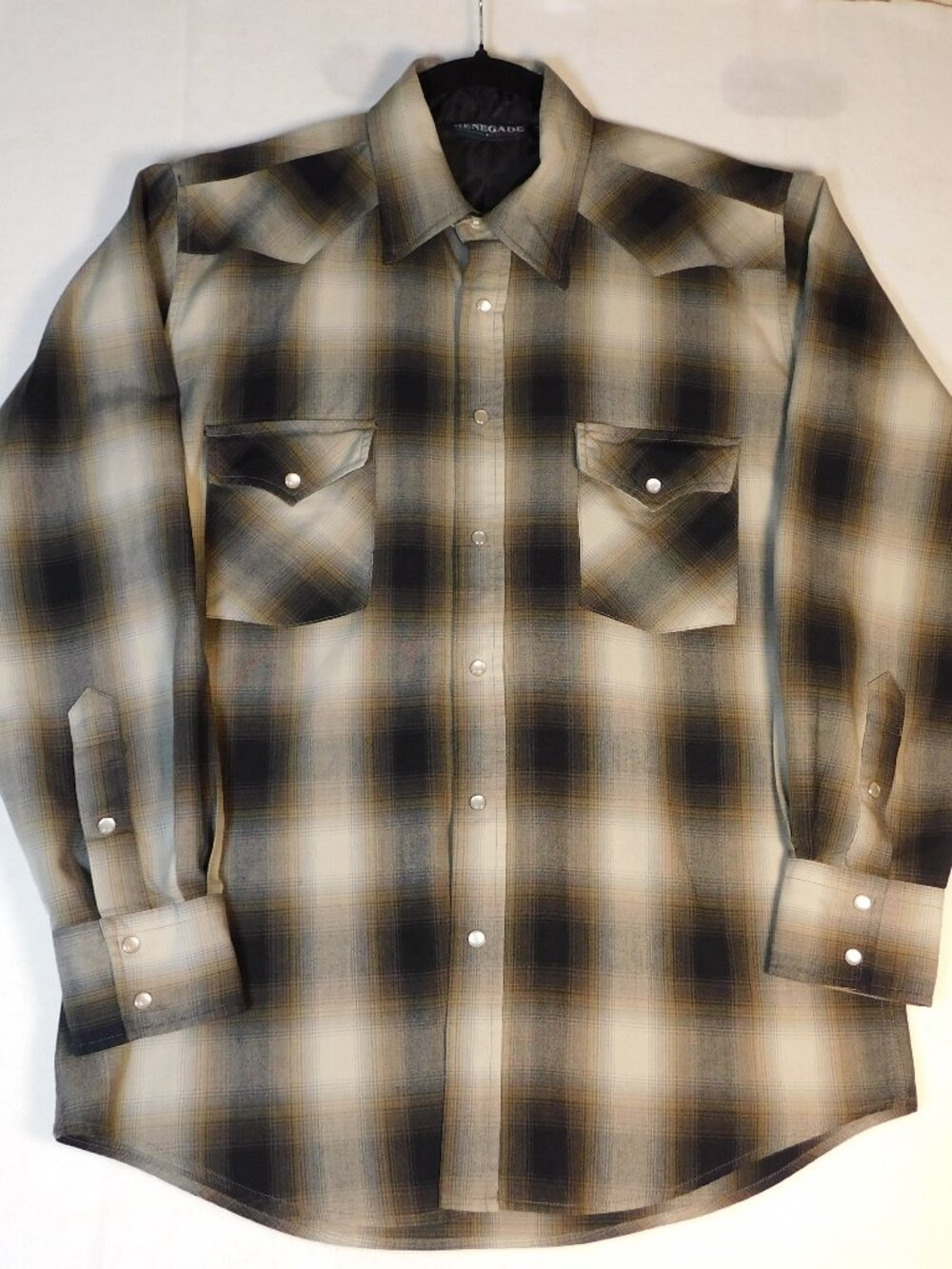 Renegade  Outerwear/ Sportswear Men's M Gray Plaid Pearl Snap Long Sleeve Shirt